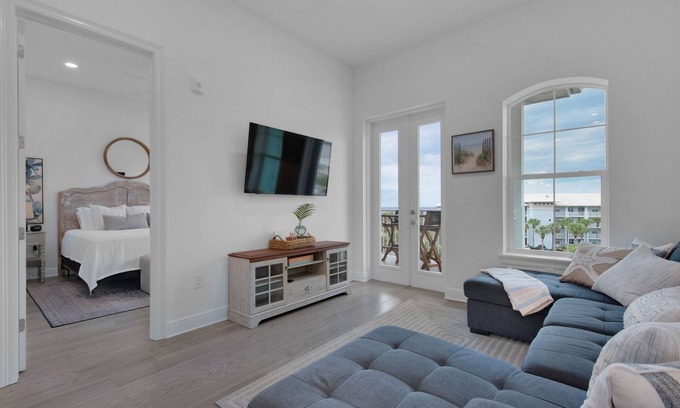 Gulf Place Condo | Immaculate Condo at Gulf Place Residences with Ocean View