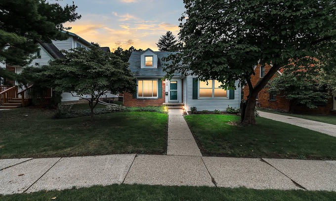 Lansing House | Spotless Retreat Near MSU with Hot Tub and Breakfast