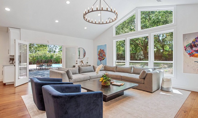 Eldridge House | Immaculate Retreat in Wine Country with Private Pool