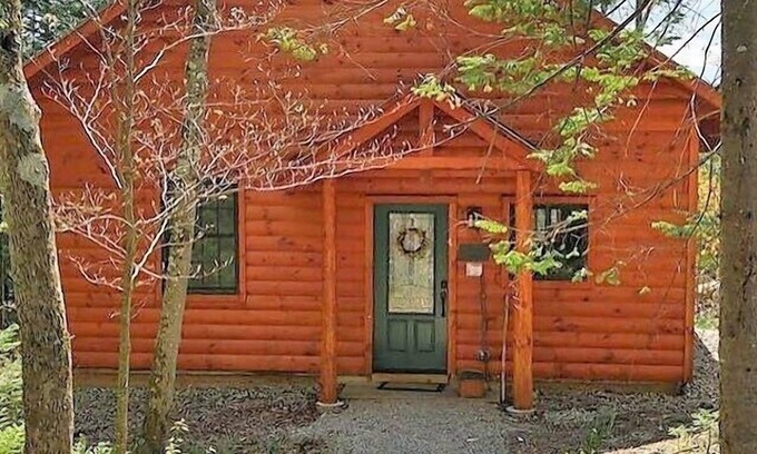 Ripton Cabin | Immaculate Mountain Cabin with Breathtaking Sunrise Views