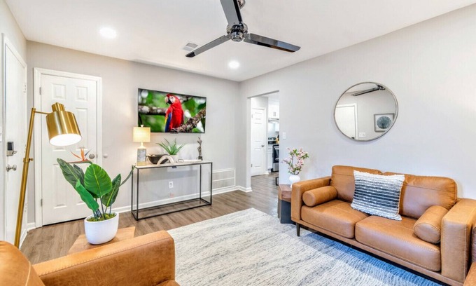 Rex House | Immaculate 3BR Pet-Friendly Retreat with Fenced Yard