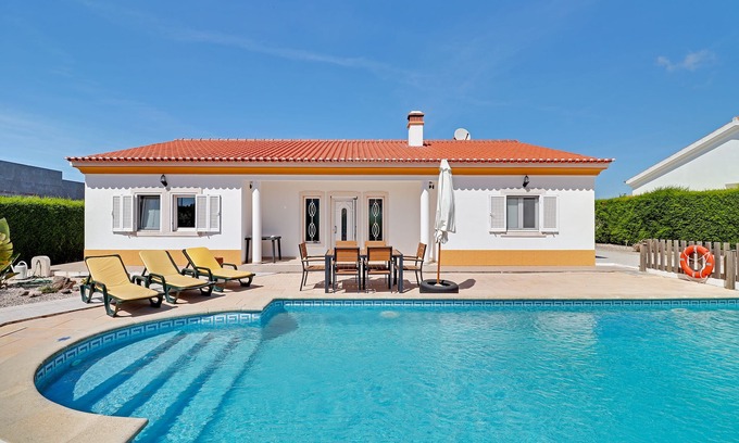 Aljezur House | Immaculate Three Bedroom Villa with Pool & Ocean View