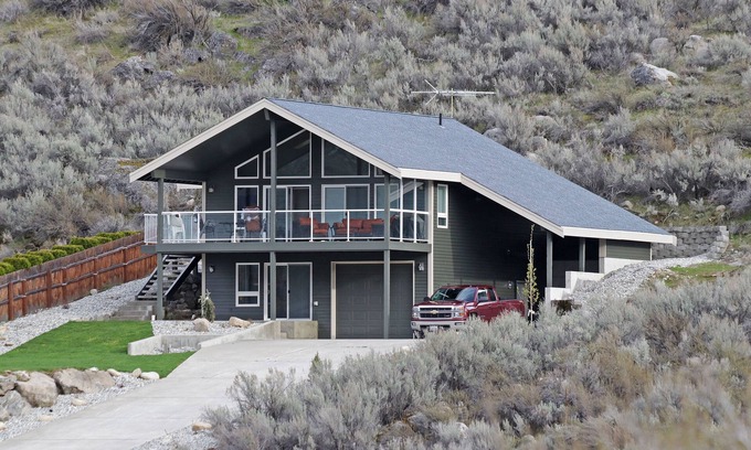 Orondo House | Scenic Sun Cove Home with Breathtaking Lake & Mountain Views