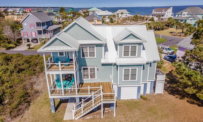 Beachwalk House | Immaculate Harbor Island Oasis with Oceanfront Pool Access