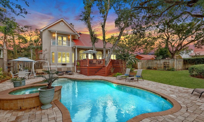 Saint Simons Island House | Immaculate Home Steps from Beach with Pool & Spa Access