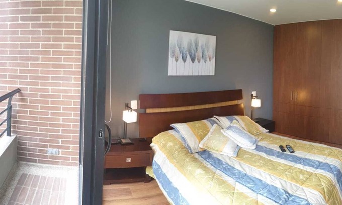 Caminos de San Lorenzo Apartment | Embrace Comfort in a Cozy Apartment for 4 with Garage
