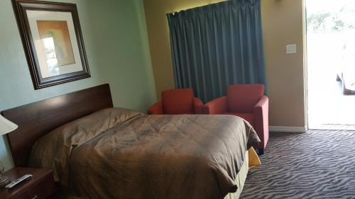 Immokalee Hotel | Family-Friendly Getaway at Immokalee Inn with Great Rates