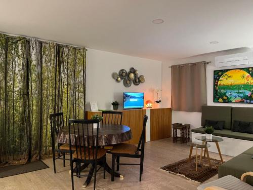 Ovar Apartment | Family-Friendly Getaway at ImoWeMo OVAR - Ovarinha Girassol