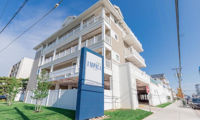 North End Apartment | Oceanfront Impala Suites with Pool & Family-Friendly Vibes