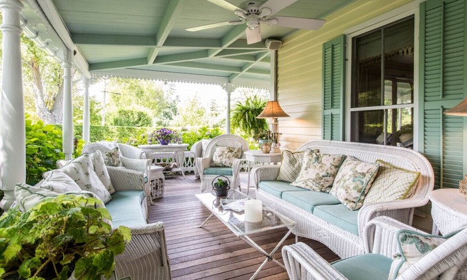 The Heights House | Exquisite Victorian Summer Cottage with Oceanfront Pool