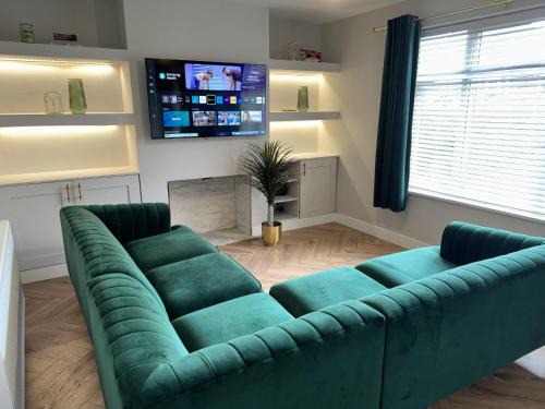 Walsall House | Impeccable 3-Bed House in Walsall - Rated 10/10 by Guests