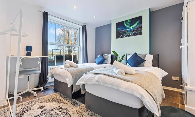 Brixton House | Pet-Friendly 4-Bed House in Brixton, London with Kitchen