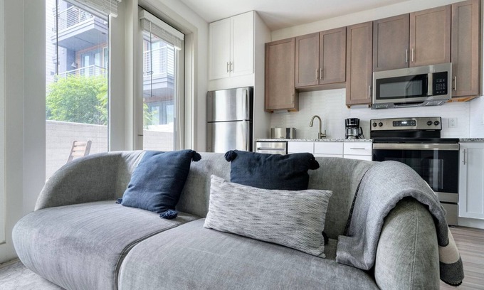 Waller Creek District Apartment | Stylish Downtown 1BR with Deck Near Convention Center