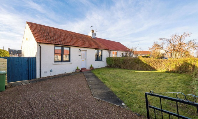 Gullane Cottage | Impeccably presented 2-bedroom cottage in the heart of Gullane. Sleeps 4.