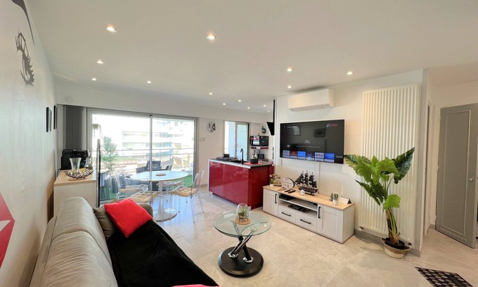 Cannes Apartment | imperial 2