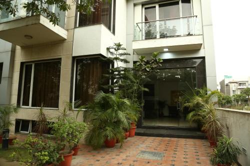 South City I Apartment | Welcoming Imperial Apartments Huda City with Great Amenities