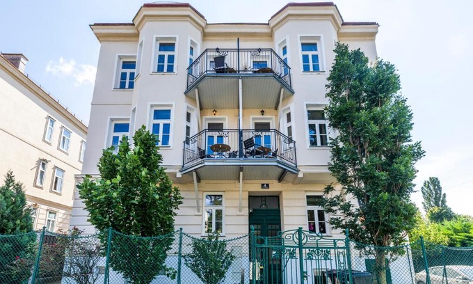 Speising Apartment | Discover Imperial Apartments Schönbrunn with Easy Check-In