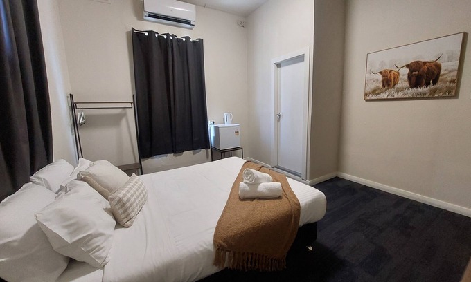 Singleton Hotel | Guest Rated 10/10: Imperial Hotel Singleton with Dining & More