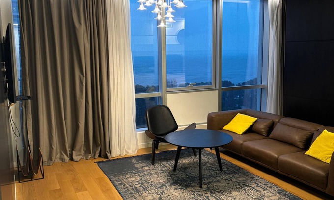 Old Boulevard Apartment | Impossible House
