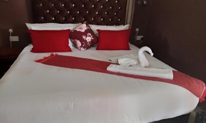 Kazungula House | Improv Your Stay at Impovu Guest House with Great Amenities