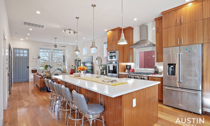 Blackshear-Prospect Hill House | Remarkable East Austin Retreat with Spa and Kitchen Amenities