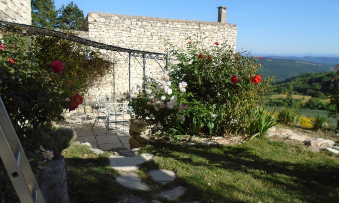 Vacheres House | Discover Tranquility in Luberon Park with Private Pool