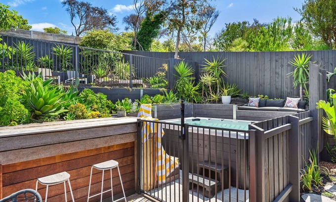 Blairgowrie House | Inviting Retreat in Blairgowrie: Walk to Bay & Village