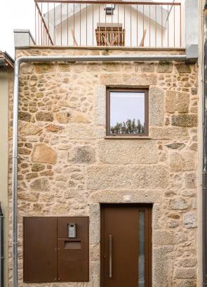 Barcelos Parish House | Family-Friendly Retreat in Barreta with Kitchen Access