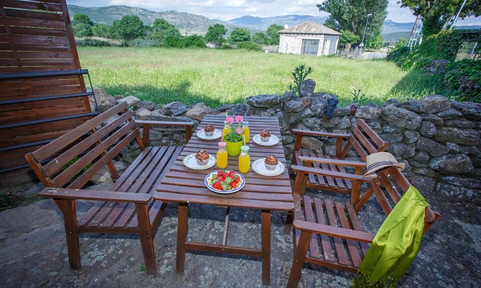 Pinuecar House | Experience Comfort and Relaxation at Casa Camelia Hotel