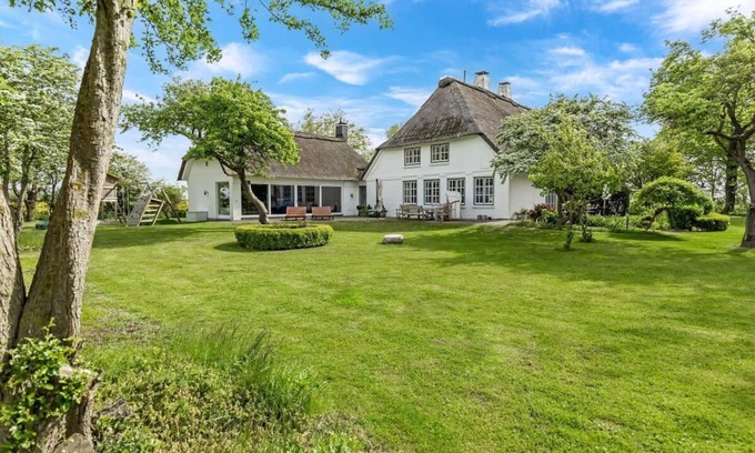 Fehmarn Cottage | Inselblume 84: Idyllic Vacation House with Oceanfront Views