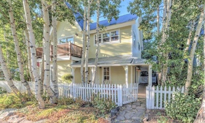 Crested Butte House | Prime Location in Downtown Crested Butte with Spa Amenities