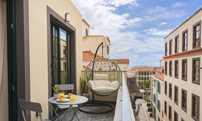 Se Apartment | Discover Tanoeiros Residence V in Downtown Funchal