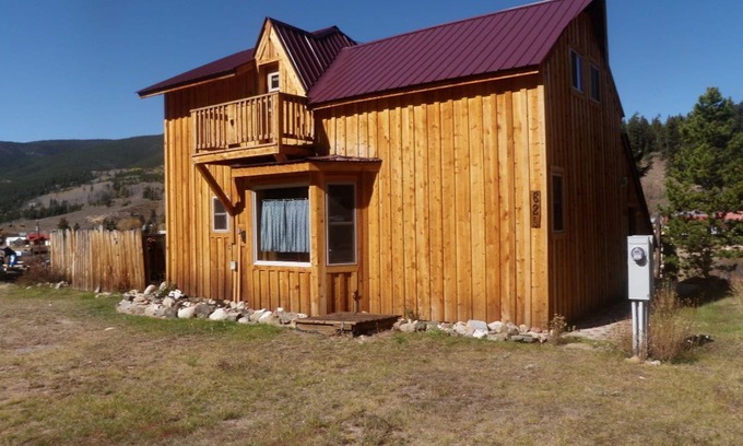 Pitkin Cabin | Adventure Awaits at Quartz Creek in Pitkin Town
