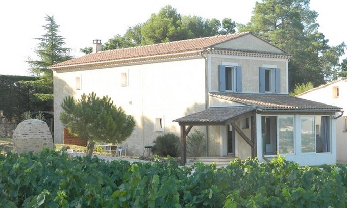 Mormoiron Cottage | Idyllic Stay in Provence Among Vineyards with Scenic Views