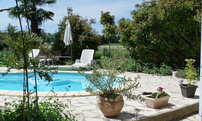 Molleges Villa | Idyllic Provence Retreat with Pool and Garden Oasis