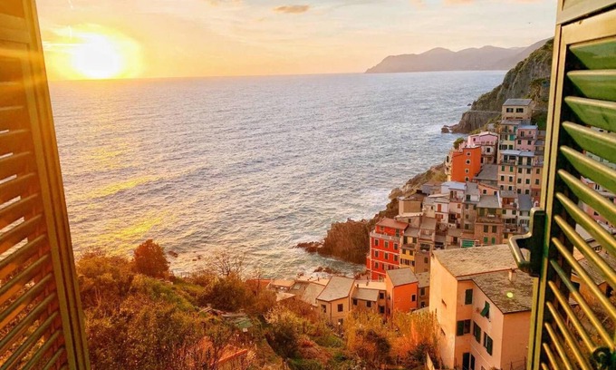 Riomaggiore Apartment | Scenic Riomaggiore Escape with Breathtaking Sea Views