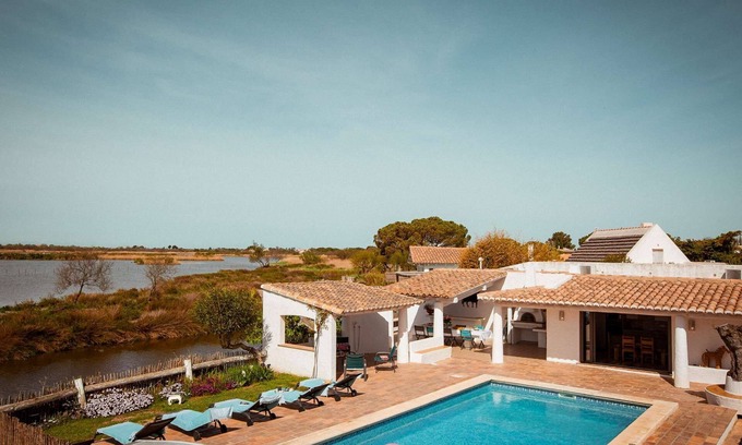 Saintes-Maries-de-la-Mer House | In Saintes-Maries-de-la-Mer, two air-conditioned, typically Camargue houses, swimming pool.