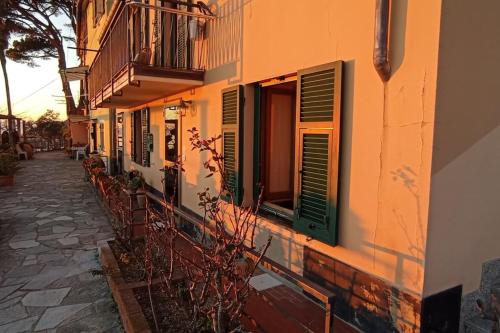 Poggio Favaro-San Bernardo Apartment | Pet-Friendly Retreat at In Sciâ Costa with 8.5/10 Rating