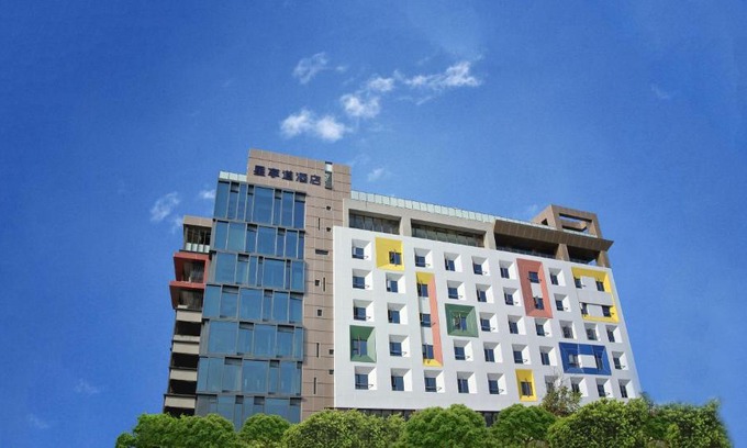 Xitun District Hotel | Discover Comfort at In Sky Hotel - Family Friendly Getaway