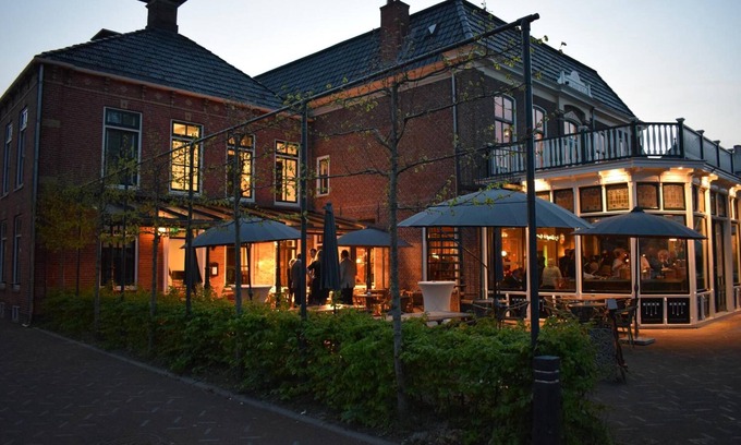 Zuidhorn Hotel | Discover In 't Holt 1654: Guest Rated 9.2 with Family Amenities