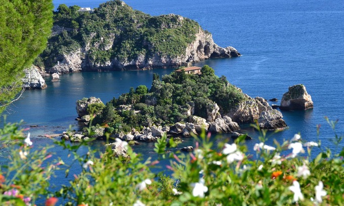 Taormina Apartment | Serene Getaway in Taormina with Oceanfront Pool Access