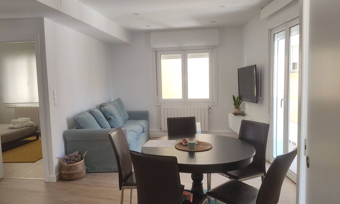Moana Apartment | Explore Moaña: Walk to the Maritime Station & Spa Amenities