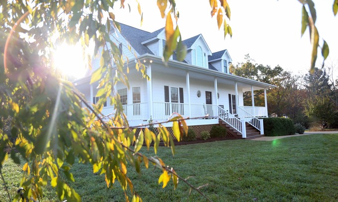 Afton House | Explore Nelson County's Wine Region Near UVA with Amenities