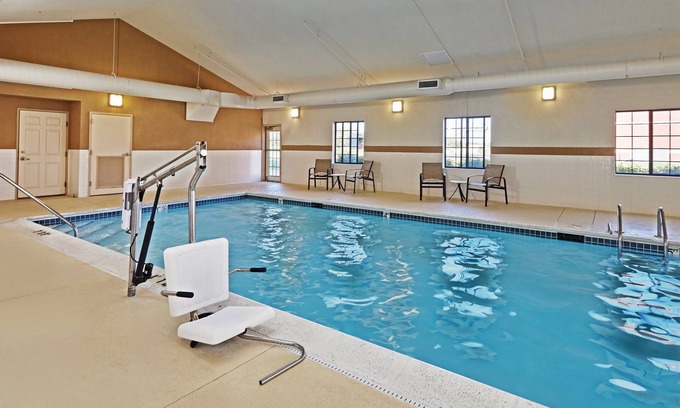 Glenview Apartment | Prime Staybridge Studio in The Glen with Free Breakfast & Pool