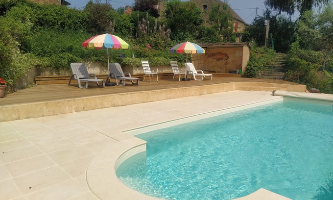 Saint-Genies Cottage | Charming Farmhouse in Black Périgord with Scenic Views