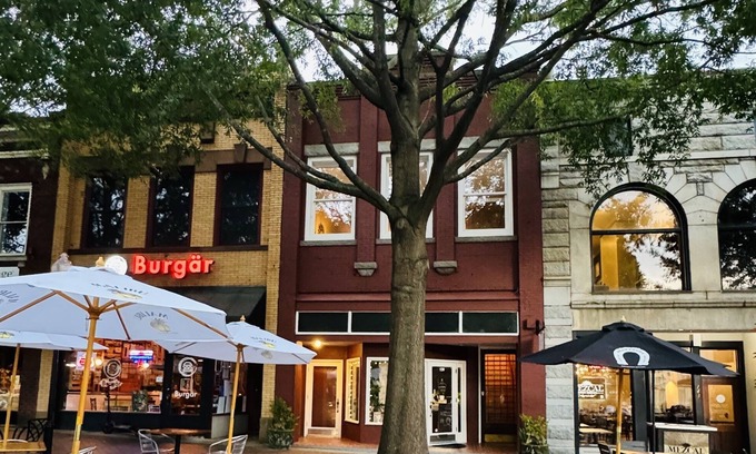 Spartanburg Apartment | Historic Home in Downtown with Spa and Family Amenities
