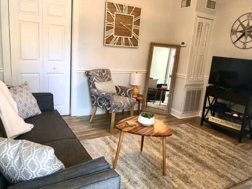 Downtown Dunedin Apartment | Elegant One Bedroom Apt with Oceanfront Views in Dunedin
