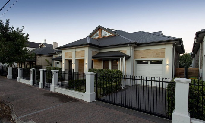 Glenelg House | Experience Gordon St Villas in Glenelg with Ocean Views