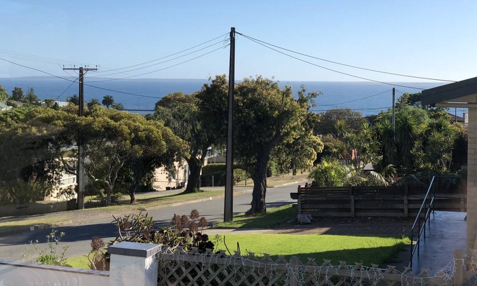 Port Lincoln House | In the Heart of Lincoln