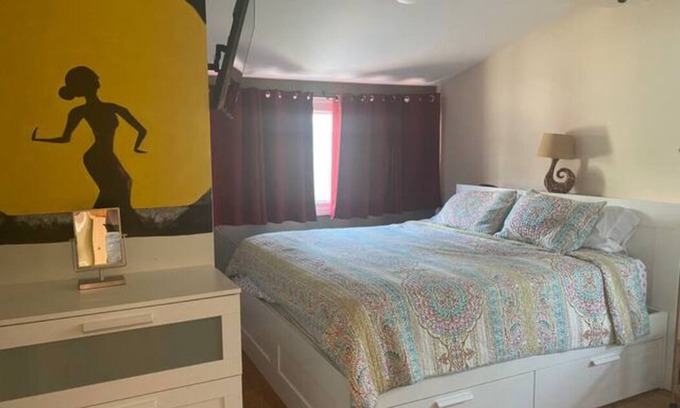 Long Beach House | Discover Comfort in the Heart of Long Beach - 9.6/10 Rating